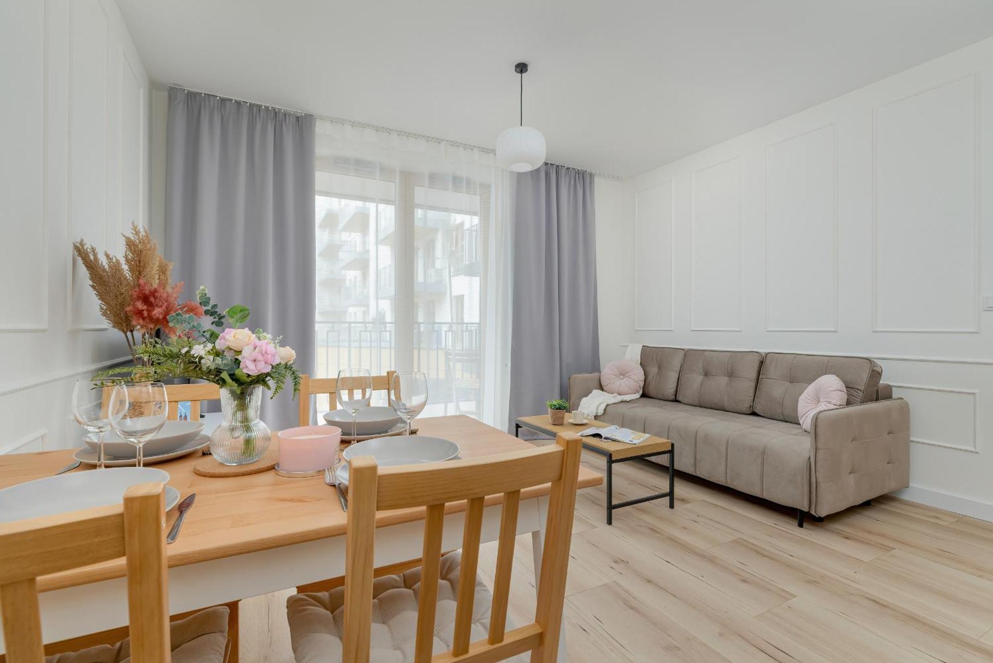 Cozy Apartment Orawska With Balcony By Noclegi Renters Krasków Eksteriør bilde