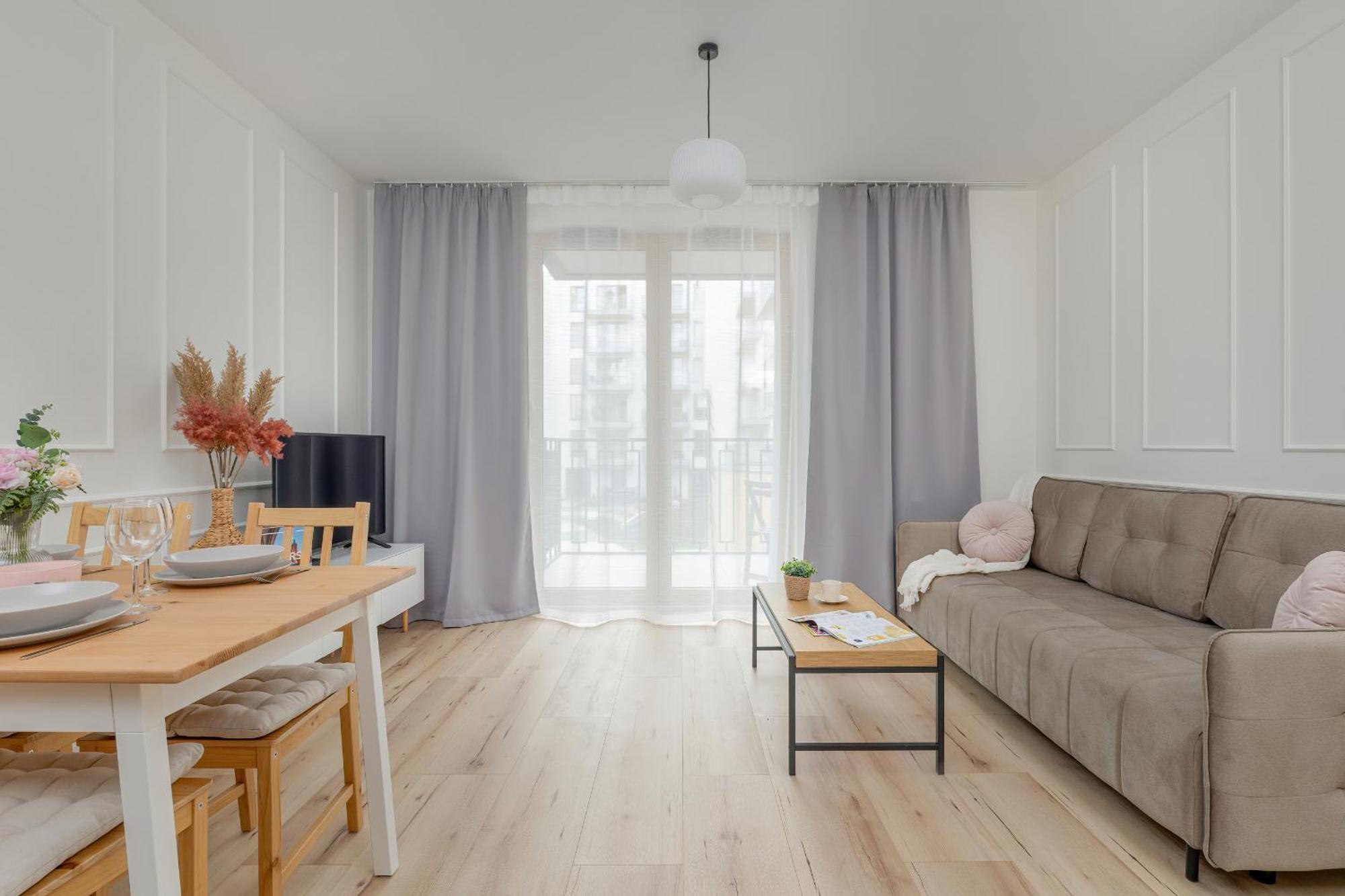 Cozy Apartment Orawska With Balcony By Noclegi Renters Krasków Eksteriør bilde