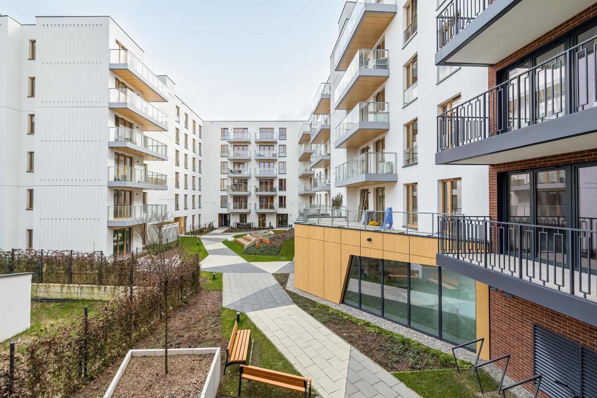 Cozy Apartment Orawska With Balcony By Noclegi Renters Krasków Eksteriør bilde
